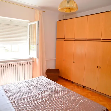 And Antonio דירה זאדאר