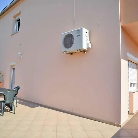 Apartamento And Antonio Zadar