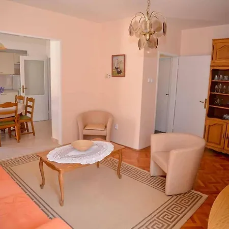 Apartment And Antonio