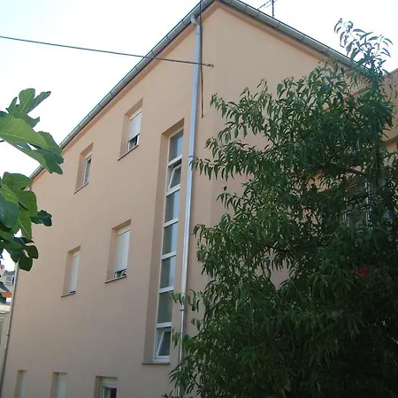 Apartment And Antonio *