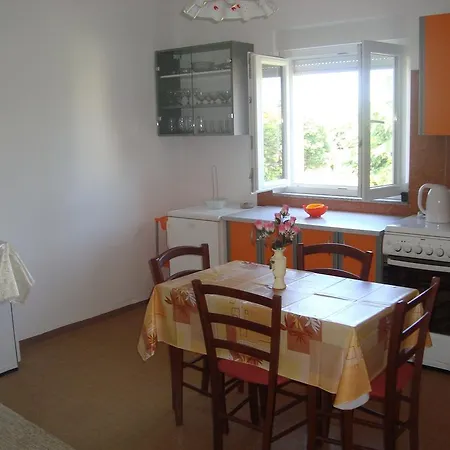 Apartment And Antonio *